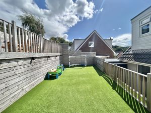 Photo 21- click for photo gallery